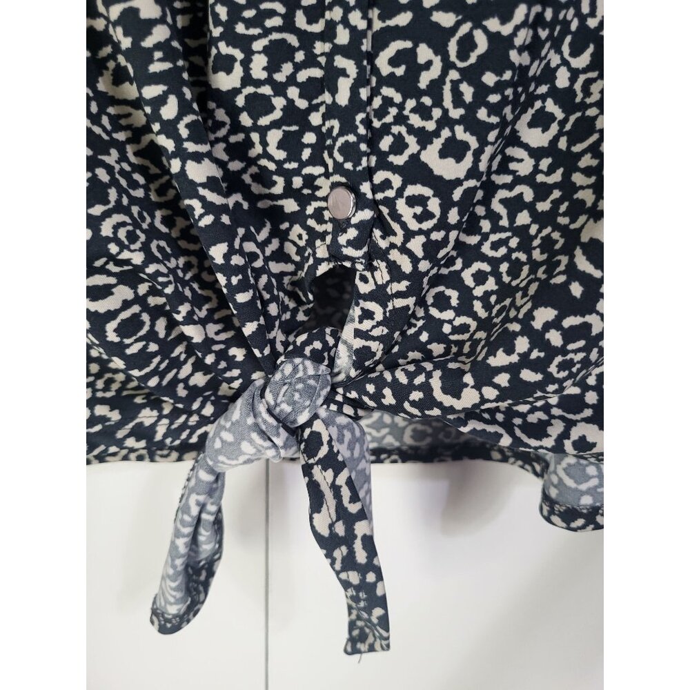 AVA & GRACE Women's Large Petite Tie Front Blouse Animal Print Roll Tab Sleeve - Picture 4 of 9